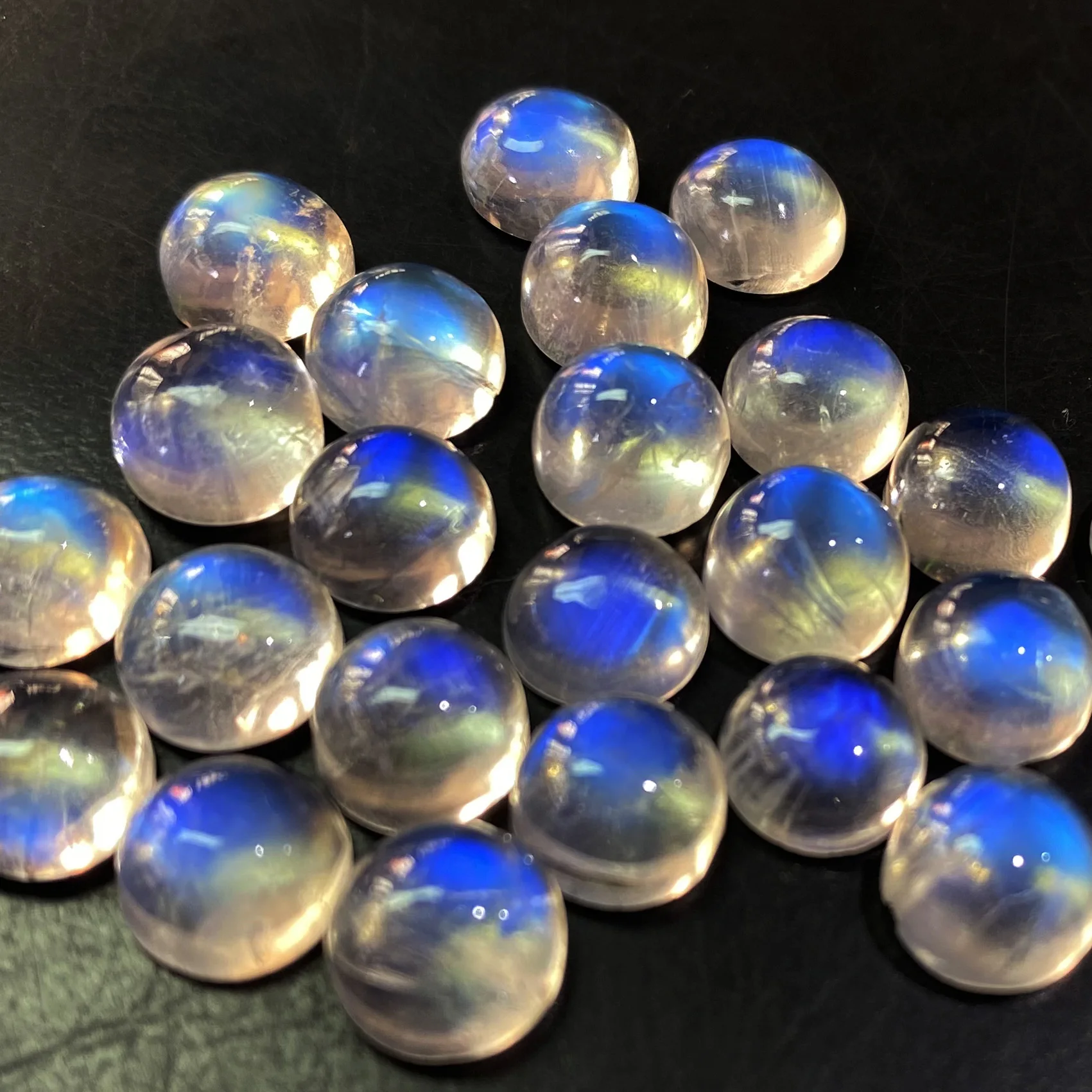 LARGE 15mm ROUND CABOCHON-CUT NATURAL INDIAN RAINBOW MOONSTONE GEM 