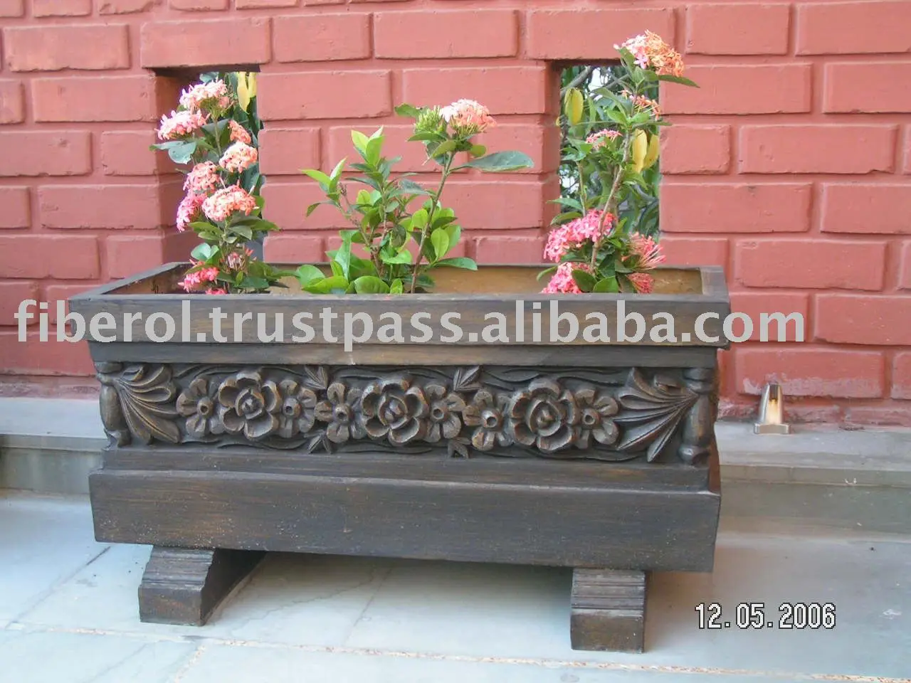 Cube Smooth Finish Square Spotted Color Big Flower Pot Planter At Home