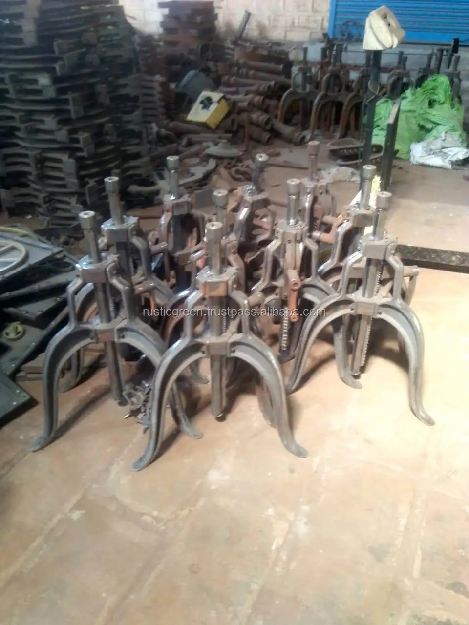 Crank cafe table legs