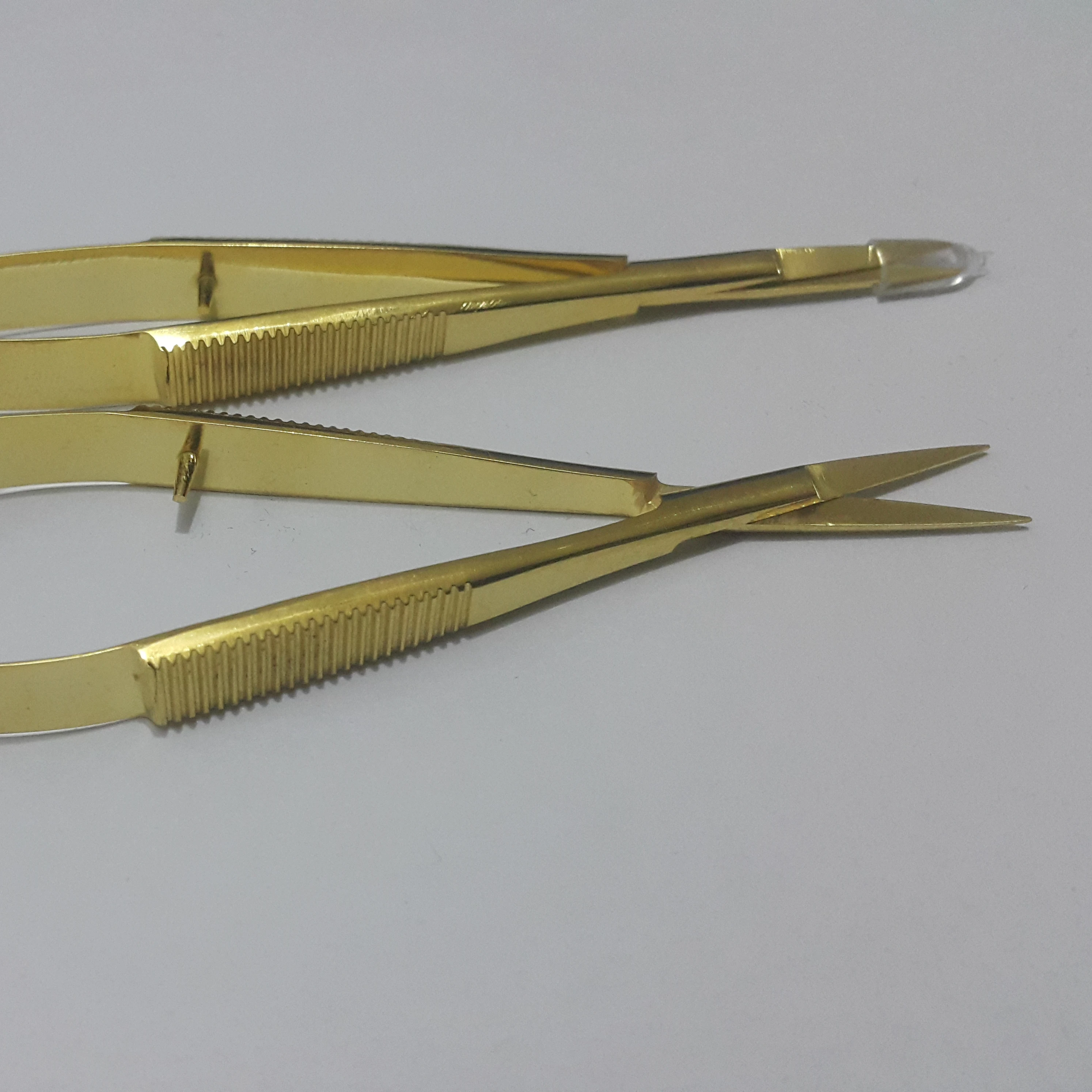 
Extra Sharp Gold Plated Stainless Steel Eyelash Scissors 