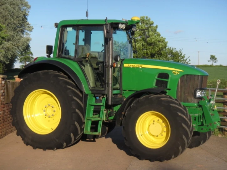 john deere tractors.,..jpg