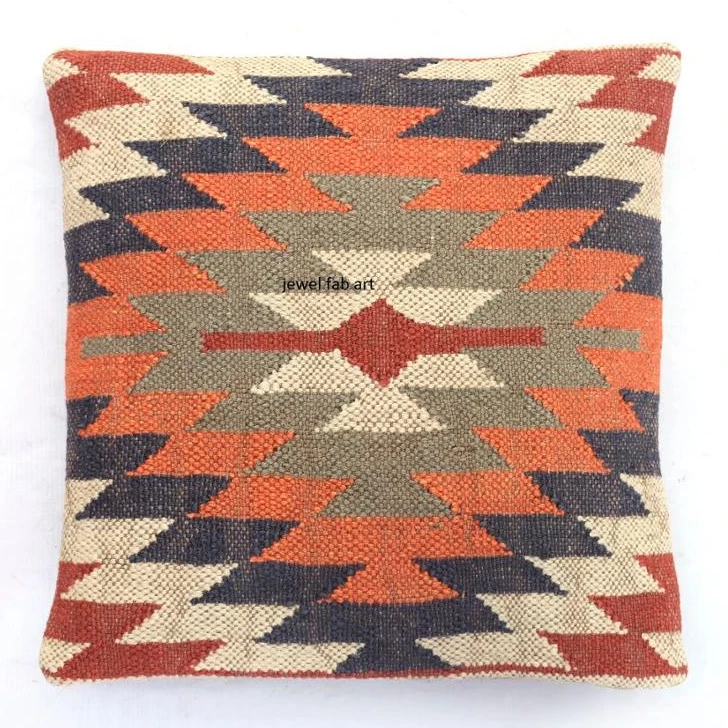 ковровая вышивка подушки. подушки в ковровой технике. вышивка кролик vervaco. подушка вервако дельфин. подушки в технике ковровой вышивки.